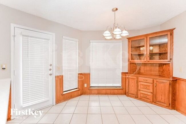 Foto del edificio - 2502 Buttercup Dr