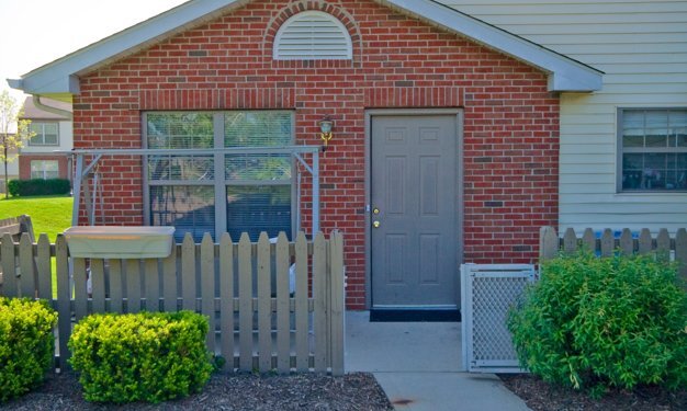 Building Photo - 3333 Deserette Ln