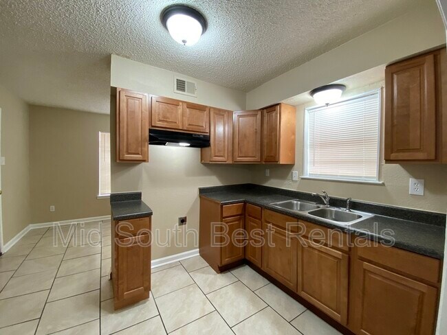 Building Photo - 5020 French Bend Ln