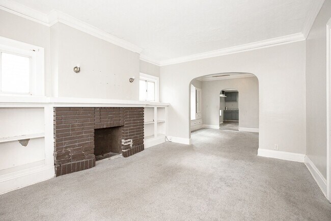 Foto del edificio - 5 BED 2 BATH BEAUTIFUL SINGLE FAMILY HOME ...