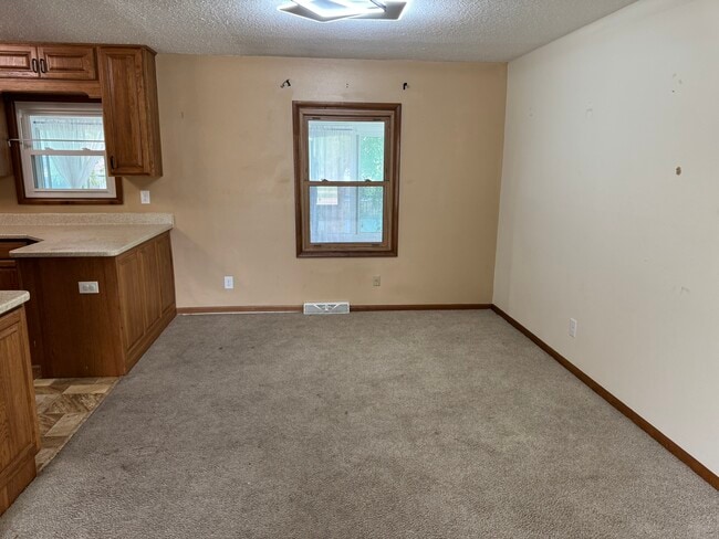 Building Photo - 2107 Tanglefoot Ln