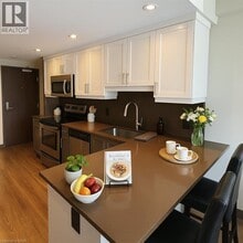 Building Photo - 330 Phillip St