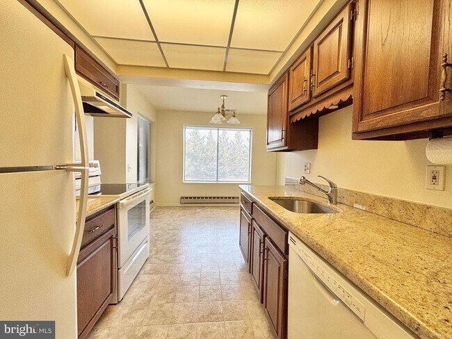 Foto del edificio - 15316 Pine Orchard Dr