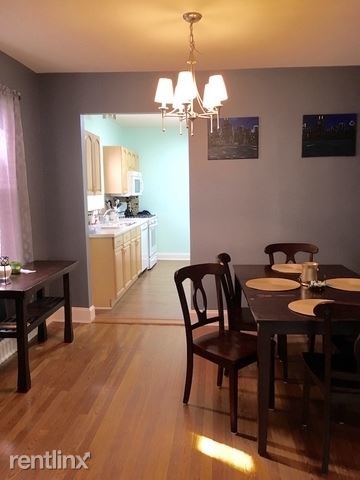 Building Photo - 2 br, 2 bath Condo - 2255 W Huron St