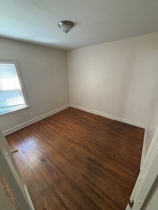 Foto del edificio - 2634 Calverton Rd
