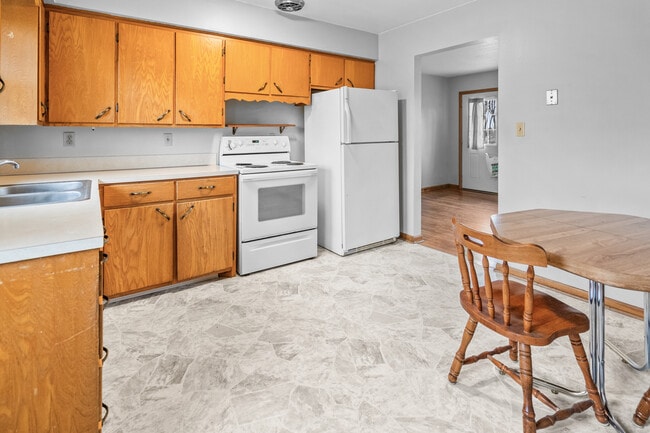 Building Photo - 124 Blaine Rd