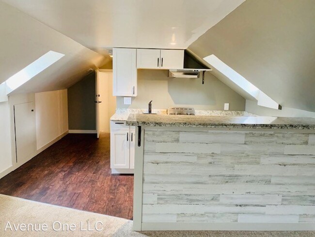 Building Photo - 318 NE Maple Leaf Pl