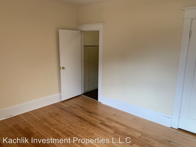 Building Photo - 3615 SE Milwaukie Ave