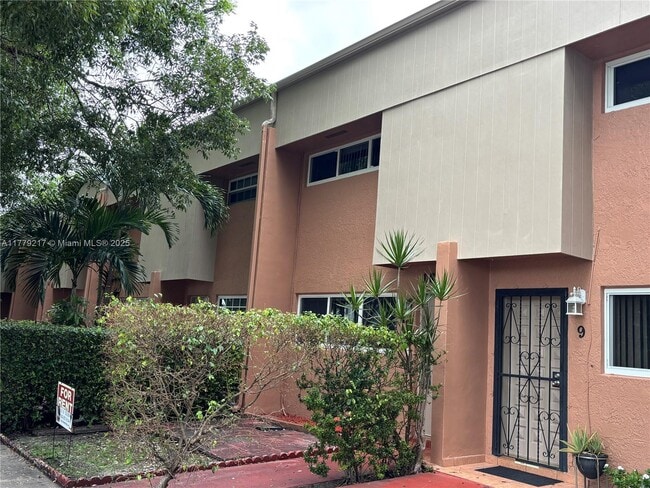 Foto del edificio - 10881 SW 6th St