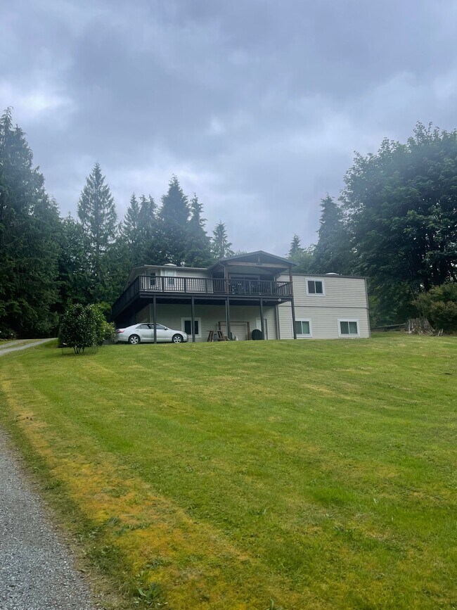 Foto del edificio - 10715 W Lake Joy Dr NE