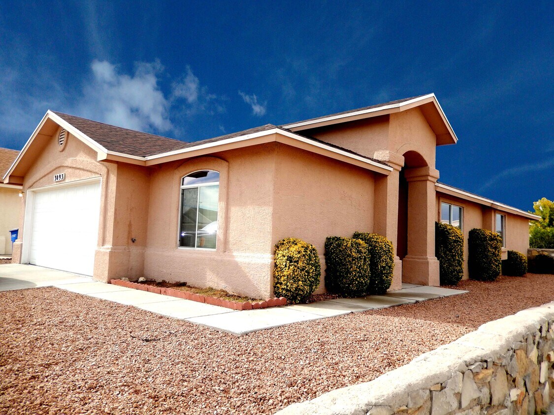 Primary Photo - 3093 Manny Aguilera Dr