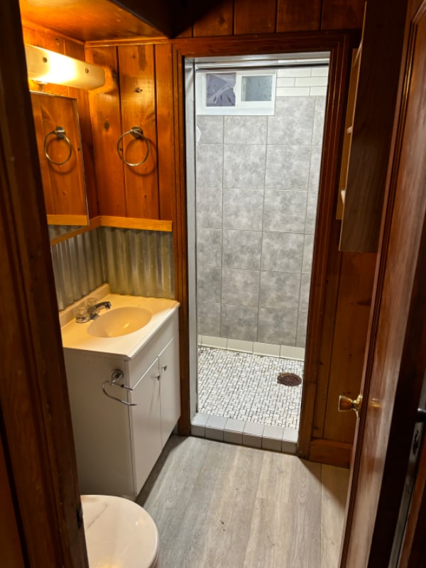 Building Photo - 824 5th Ave N