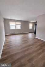 Building Photo - 14 Girard Rd S