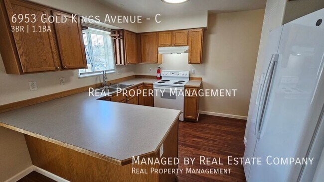 Building Photo - East Side 3 bedroom/1.5 Bath w/ 2 Car Garage