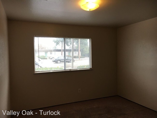 Building Photo - 1097 N Olive Ave