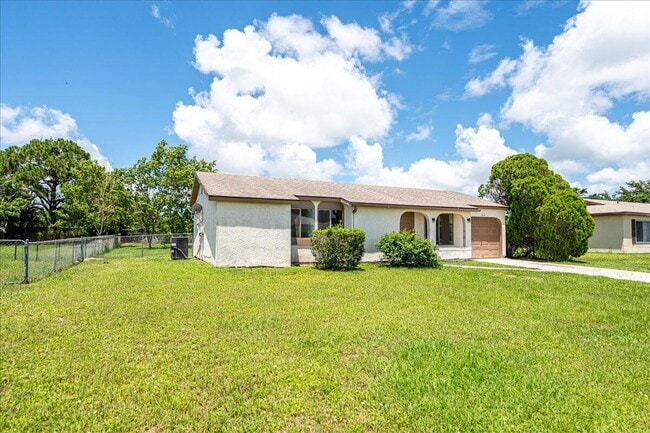Foto del edificio - 849 SW Belmont Cir