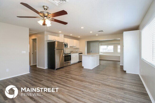 Building Photo - 8651 E Pueblo Ave