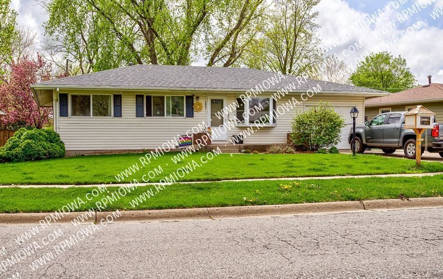 Primary Photo - CLOSE TO CAMPUS!! 3 Bed, 1.5 Bath Home In ...