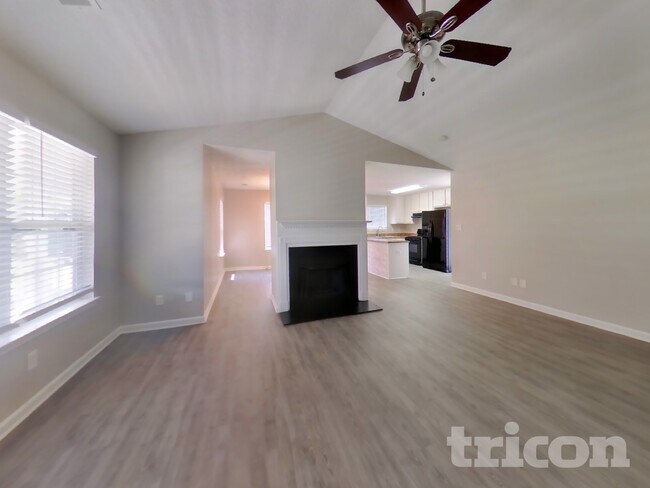 Building Photo - 2024 Meadow Glen Cir