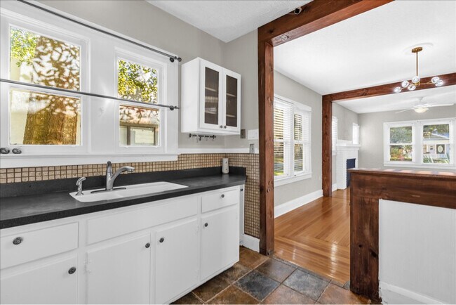 Foto del edificio - 1633 E Concord St