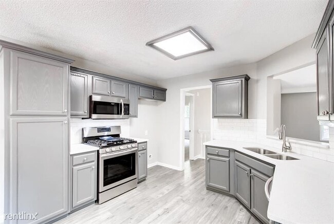 Building Photo - 5 br, 3 bath House - 226 Malone Circle UNIT