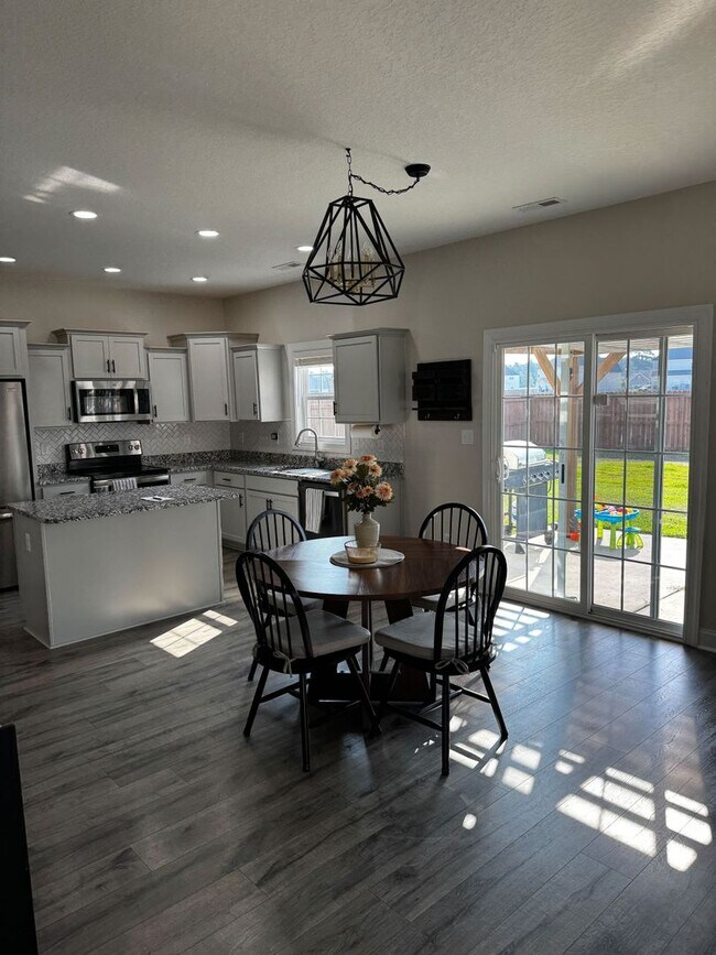 Building Photo - Welcome to Stateside Subdivision!