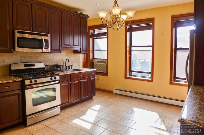 Foto del edificio - 288 3rd Avenue #2R
