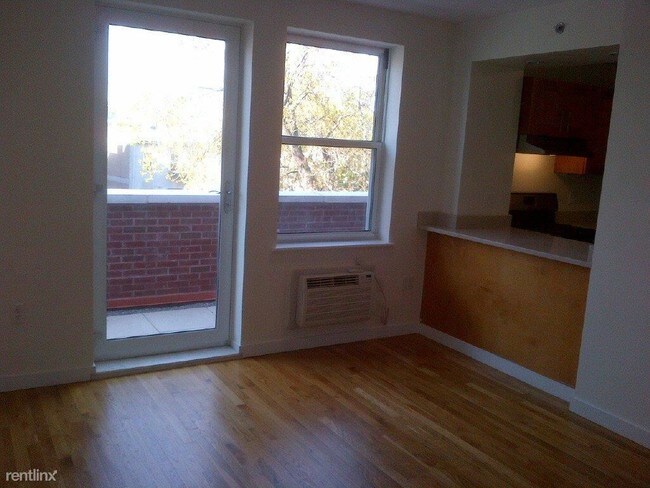 Building Photo - 1 br, 1 bath Apartment - 2234 37th St 2