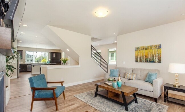 Foto del edificio - Beautiful 4-bedroom 3.5-bathroom property ...