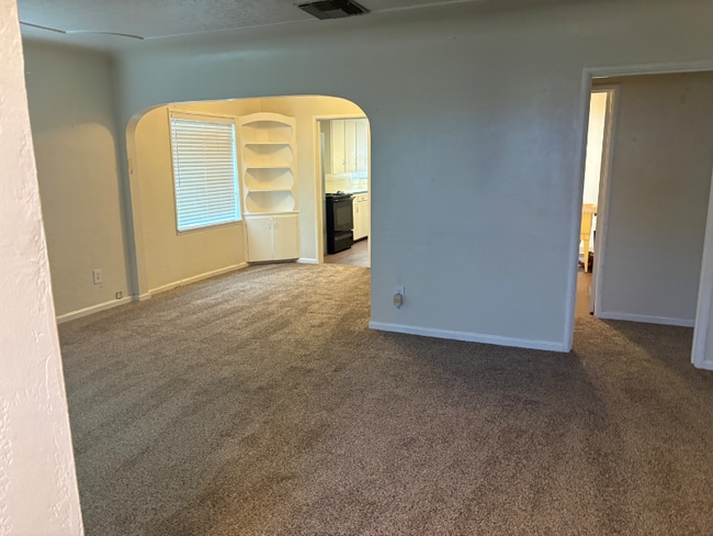 Foto del edificio - 420 Milnes Rd