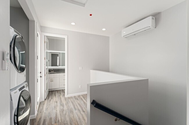 Foto del edificio - Newer Build | 3 Bed, 3 Bath Home for Rent, Available!