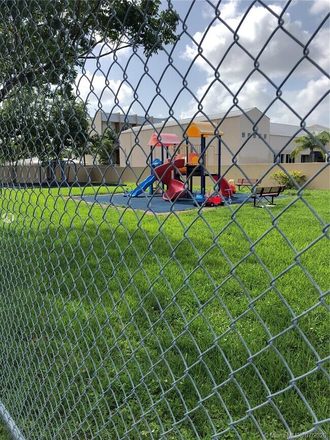 Building Photo - 10700 SW 108th Ave