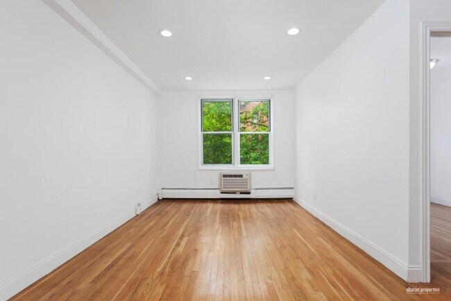 Foto del edificio - 1 bedroom in Brooklyn NY 11218