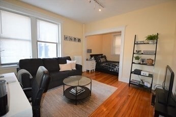 Building Photo - 15 Park Dr