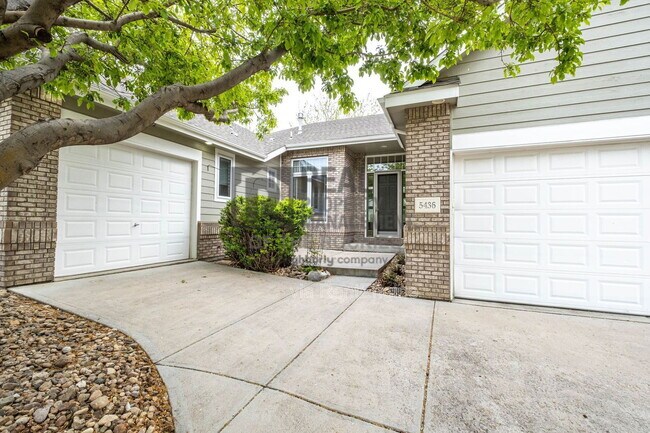 Foto del edificio - 5436 Hunter Dr