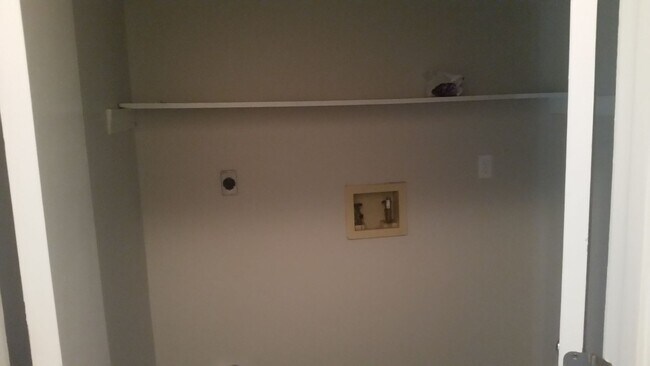 Building Photo - Atchley Dr