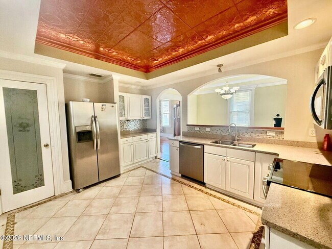 Foto del edificio - 134 E 6th St