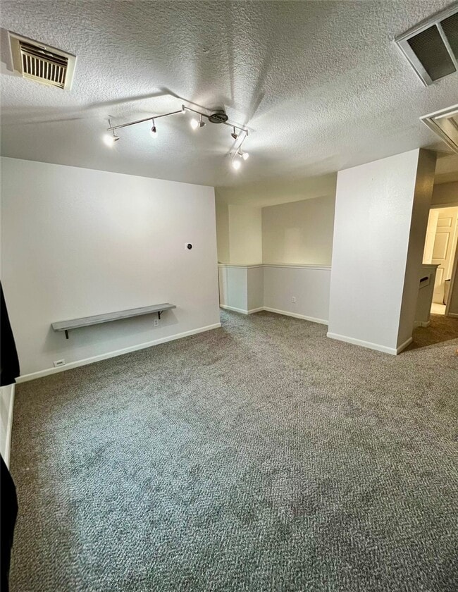 Building Photo - 2655 Skyview Shadows Ct