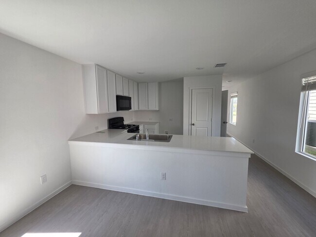 Foto del edificio - Modern New-Build Home with Open Floor Plan...