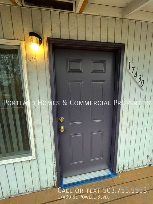 Building Photo - Fully Remodeled 2 Bedroom