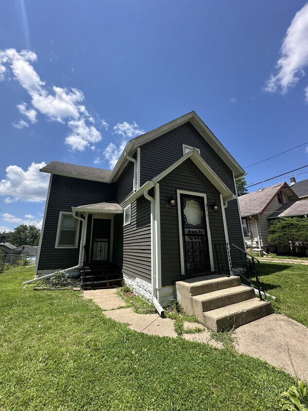 Primary Photo - 311 Howard Ave
