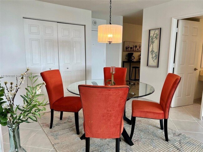 Foto del edificio - 6770 Indian Creek Dr