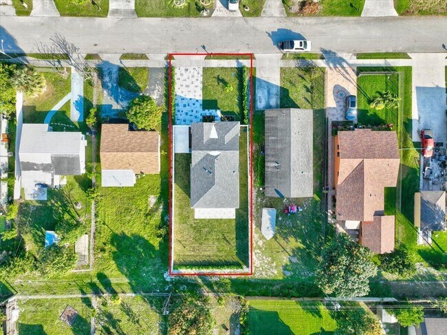 Photo - 320 NW 6th Ave House