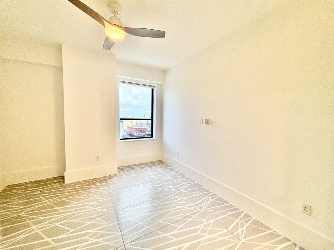 Foto del edificio - 2201 Market St