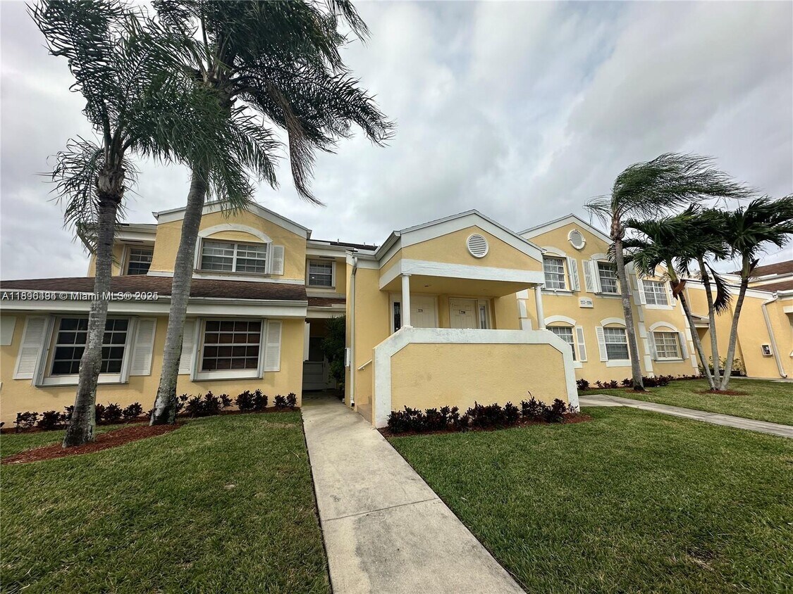 Foto principal - 2278 SE 27th Dr