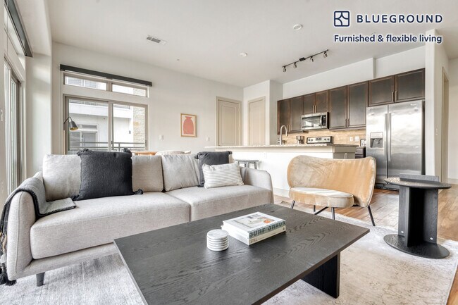 Foto del edificio - 422 W Riverside Dr