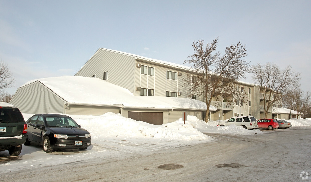 Foto principal - Round Lake Estates