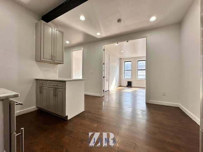 Foto del edificio - 410 Eastern Pkwy