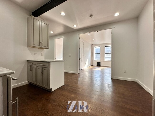 Building Photo - 410 Eastern Pkwy