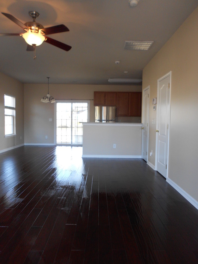 Building Photo - 126 Broad River Dr
